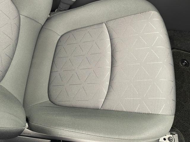 ＲＡＶ４ Ｘ　純正ナビ　フルセグ　ＢＴ　衝突軽減　ルーフレール　レーダークルーズ　キープレーン　クリアランスソナー　前後ドラレコ　ＬＥＤライト　ビルトインＥＴＣ　プッシュスタート　オートマチックハイビーム　ＴＶ（60枚目）