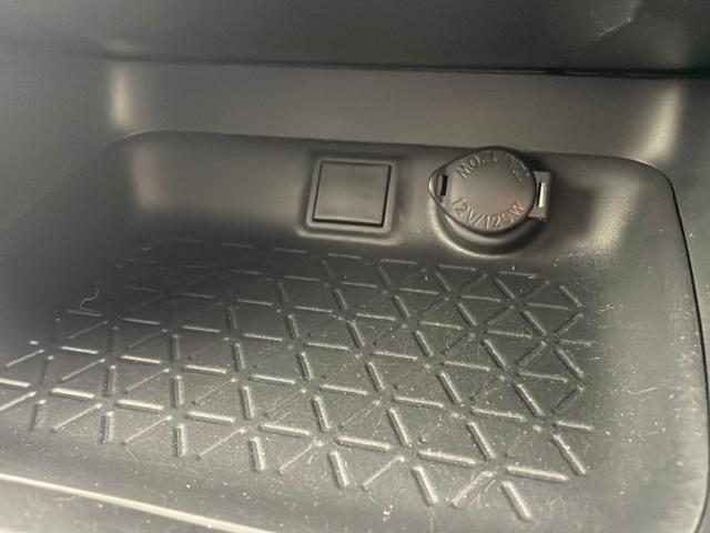 ＲＡＶ４ Ｘ　純正ナビ　フルセグ　ＢＴ　衝突軽減　ルーフレール　レーダークルーズ　キープレーン　クリアランスソナー　前後ドラレコ　ＬＥＤライト　ビルトインＥＴＣ　プッシュスタート　オートマチックハイビーム　ＴＶ（64枚目）