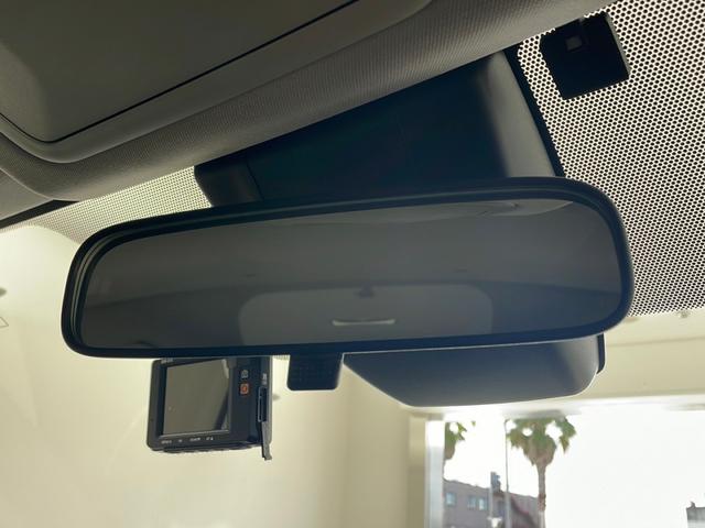 ＲＡＶ４ Ｘ　純正ナビ　フルセグ　ＢＴ　衝突軽減　ルーフレール　レーダークルーズ　キープレーン　クリアランスソナー　前後ドラレコ　ＬＥＤライト　ビルトインＥＴＣ　プッシュスタート　オートマチックハイビーム　ＴＶ（65枚目）