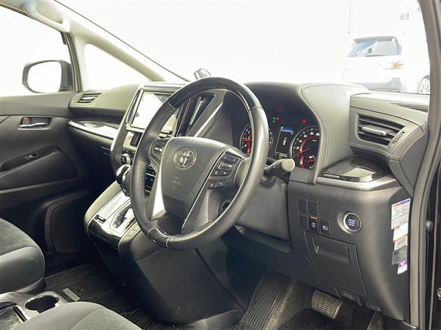 アルファード ２．５Ｓ　純正９型ナビ　フリップダウンモニター　バックカメラ　衝突軽減　レーダークルーズ　レーンキープ　クリアランスソナー　パワースライドドア　フルセグＴＶ　ＥＴＣ　ＬＥＤライト　スマートキー　プッシュスタート（8枚目）