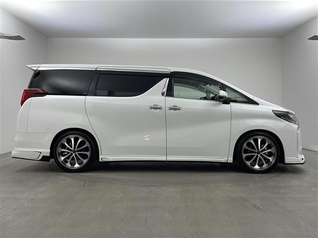 アルファード ２．５Ｓ　純正９型ナビ　フリップダウン　サンルーフ　ＺＥＵＳエアロ　ＺＥＵＳマフラー　バックカメラ　ローダウン　衝突軽減　レーダークルーズ　レーンキープ　両側電動スライド　ＰＣＳ　２０インチＡＷ　ドラレコＥＴＣ（6枚目）