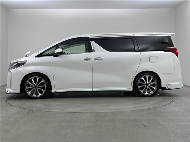 アルファード ２．５Ｓ　純正９型ナビ　フリップダウン　サンルーフ　ＺＥＵＳエアロ　ＺＥＵＳマフラー　バックカメラ　ローダウン　衝突軽減　レーダークルーズ　レーンキープ　両側電動スライド　ＰＣＳ　２０インチＡＷ　ドラレコＥＴＣ（7枚目）