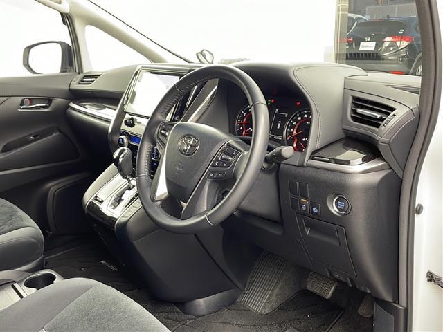 アルファード ２．５Ｓ　純正９型ナビ　フリップダウン　サンルーフ　ＺＥＵＳエアロ　ＺＥＵＳマフラー　バックカメラ　ローダウン　衝突軽減　レーダークルーズ　レーンキープ　両側電動スライド　ＰＣＳ　２０インチＡＷ　ドラレコＥＴＣ（8枚目）