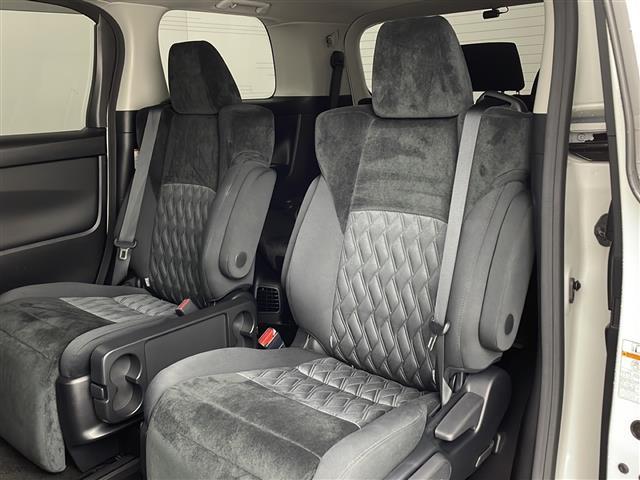 アルファード ２．５Ｓ　純正９型ナビ　フリップダウン　サンルーフ　ＺＥＵＳエアロ　ＺＥＵＳマフラー　バックカメラ　ローダウン　衝突軽減　レーダークルーズ　レーンキープ　両側電動スライド　ＰＣＳ　２０インチＡＷ　ドラレコＥＴＣ（16枚目）