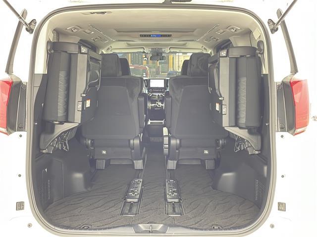 アルファード ２．５Ｓ　純正９型ナビ　フリップダウン　サンルーフ　ＺＥＵＳエアロ　ＺＥＵＳマフラー　バックカメラ　ローダウン　衝突軽減　レーダークルーズ　レーンキープ　両側電動スライド　ＰＣＳ　２０インチＡＷ　ドラレコＥＴＣ（20枚目）