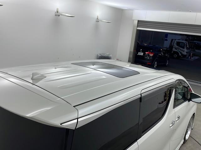 アルファード ２．５Ｓ　純正９型ナビ　フリップダウン　サンルーフ　ＺＥＵＳエアロ　ＺＥＵＳマフラー　バックカメラ　ローダウン　衝突軽減　レーダークルーズ　レーンキープ　両側電動スライド　ＰＣＳ　２０インチＡＷ　ドラレコＥＴＣ（55枚目）