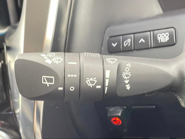 アルファード ２．５Ｓ　純正９型ナビ　フリップダウン　サンルーフ　ＺＥＵＳエアロ　ＺＥＵＳマフラー　バックカメラ　ローダウン　衝突軽減　レーダークルーズ　レーンキープ　両側電動スライド　ＰＣＳ　２０インチＡＷ　ドラレコＥＴＣ（62枚目）