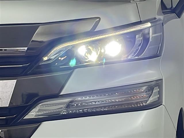 ヘッドライト専用ガラスコーティング『ヘッドライトコート』はガラス被膜で黄ばみなどの表面劣化の予防や発止効果で汚れの付着を抑制する効果が期待できます。