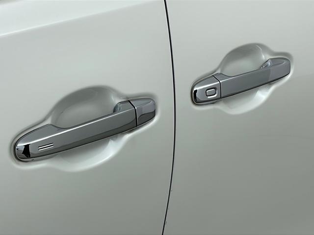 気になる車はすぐにお問い合わせください！画面右側の００６６から始まる無料ダイヤルからお問い合わせ下さい！専門スタッフがお車のご質問にお答えいたします！