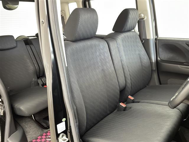 Ｎ－ＢＯＸカスタム Ｇ・ターボパッケージ　社外７インチナビ　バックカメラ　クルーズコントロール　横滑り防止装置　両側パワースライドドア　ステアリングスイッチ　パドルシフト　フロアマット　ＨＩＤオートライト　純正１５インチアルミホイールタイヤ（9枚目）