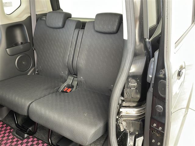 Ｎ－ＢＯＸカスタム Ｇ・ターボパッケージ　社外７インチナビ　バックカメラ　クルーズコントロール　横滑り防止装置　両側パワースライドドア　ステアリングスイッチ　パドルシフト　フロアマット　ＨＩＤオートライト　純正１５インチアルミホイールタイヤ（13枚目）