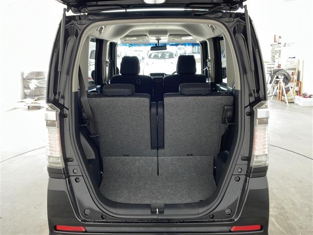 Ｎ－ＢＯＸカスタム Ｇ・ターボパッケージ　社外７インチナビ　バックカメラ　クルーズコントロール　横滑り防止装置　両側パワースライドドア　ステアリングスイッチ　パドルシフト　フロアマット　ＨＩＤオートライト　純正１５インチアルミホイールタイヤ（14枚目）