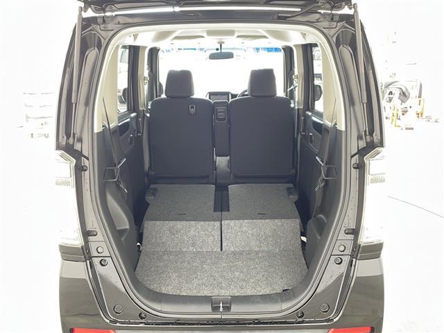 Ｎ－ＢＯＸカスタム Ｇ・ターボパッケージ　社外７インチナビ　バックカメラ　クルーズコントロール　横滑り防止装置　両側パワースライドドア　ステアリングスイッチ　パドルシフト　フロアマット　ＨＩＤオートライト　純正１５インチアルミホイールタイヤ（15枚目）