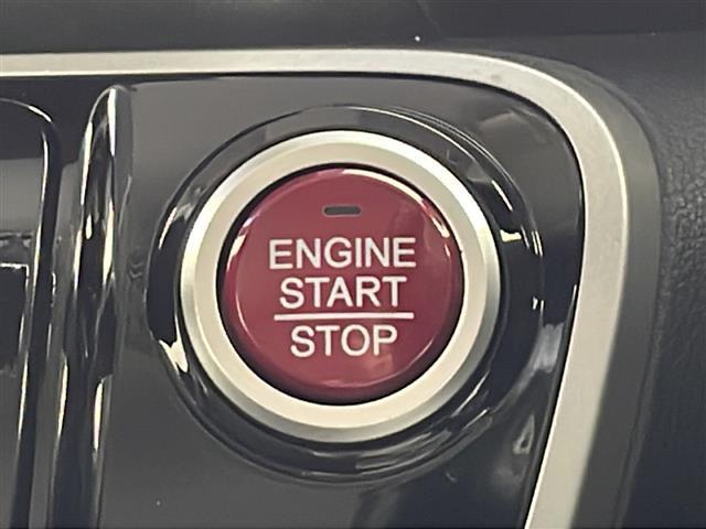 Ｎ－ＢＯＸカスタム Ｇ・ターボパッケージ　社外７インチナビ　バックカメラ　クルーズコントロール　横滑り防止装置　両側パワースライドドア　ステアリングスイッチ　パドルシフト　フロアマット　ＨＩＤオートライト　純正１５インチアルミホイールタイヤ（25枚目）