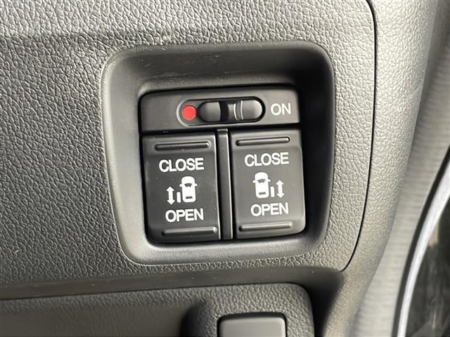 Ｎ－ＢＯＸカスタム Ｇ・ターボパッケージ　社外７インチナビ　バックカメラ　クルーズコントロール　横滑り防止装置　両側パワースライドドア　ステアリングスイッチ　パドルシフト　フロアマット　ＨＩＤオートライト　純正１５インチアルミホイールタイヤ（26枚目）