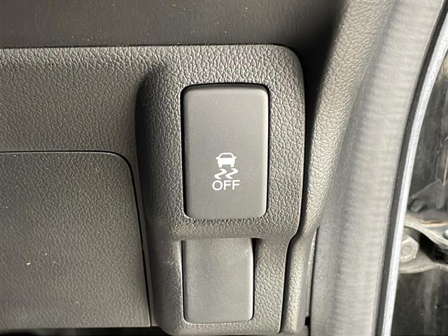 Ｎ－ＢＯＸカスタム Ｇ・ターボパッケージ　社外７インチナビ　バックカメラ　クルーズコントロール　横滑り防止装置　両側パワースライドドア　ステアリングスイッチ　パドルシフト　フロアマット　ＨＩＤオートライト　純正１５インチアルミホイールタイヤ（31枚目）