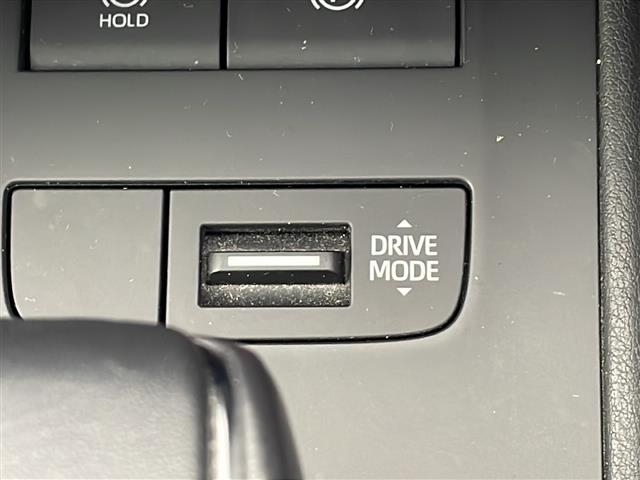 ハリアー S ・バックカメラ・前方ドライブレコーダー・電子パーキングブレーキ・オートホールド・ETC・MTモード付AT・革巻ステアリング・ステアリングスイッチ・プッシュスタート・スマートキー・電動格納ミラー(32枚目)