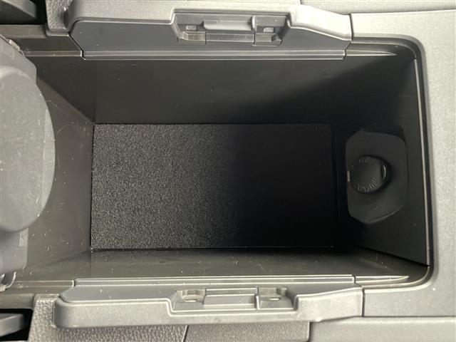 ハリアー S ・バックカメラ・前方ドライブレコーダー・電子パーキングブレーキ・オートホールド・ETC・MTモード付AT・革巻ステアリング・ステアリングスイッチ・プッシュスタート・スマートキー・電動格納ミラー(35枚目)