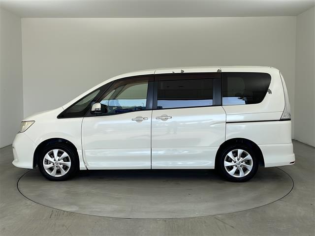 セレナ ハイウェイスター　Ｊパッケージ　純正ナビ　ＴＶ　バックカメラ　ビルトインＥＴＣ　両側パワースライドドア　クルーズコントロール　キセノンヘッドライト　オートライト　フォグランプ　デュアルエアコン　インテリジェントキー　プッシュスタート（7枚目）