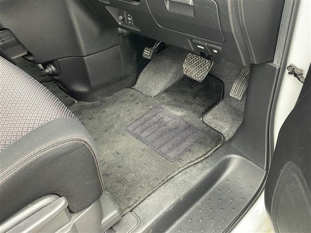 セレナ ハイウェイスター　Ｊパッケージ　純正ナビ　ＴＶ　バックカメラ　ビルトインＥＴＣ　両側パワースライドドア　クルーズコントロール　キセノンヘッドライト　オートライト　フォグランプ　デュアルエアコン　インテリジェントキー　プッシュスタート（8枚目）