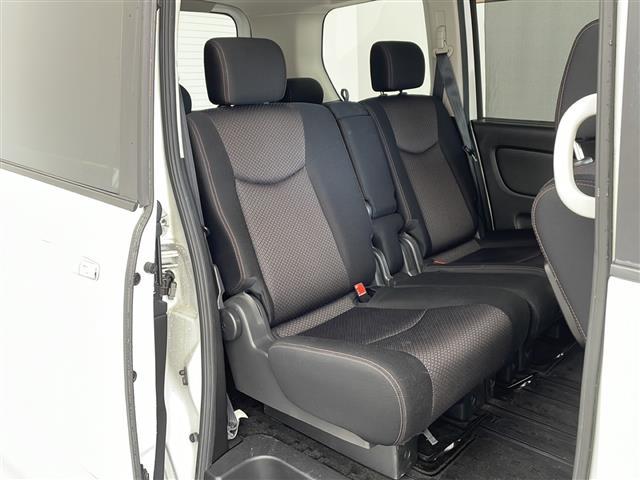 セレナ ハイウェイスター　Ｊパッケージ　純正ナビ　ＴＶ　バックカメラ　ビルトインＥＴＣ　両側パワースライドドア　クルーズコントロール　キセノンヘッドライト　オートライト　フォグランプ　デュアルエアコン　インテリジェントキー　プッシュスタート（10枚目）