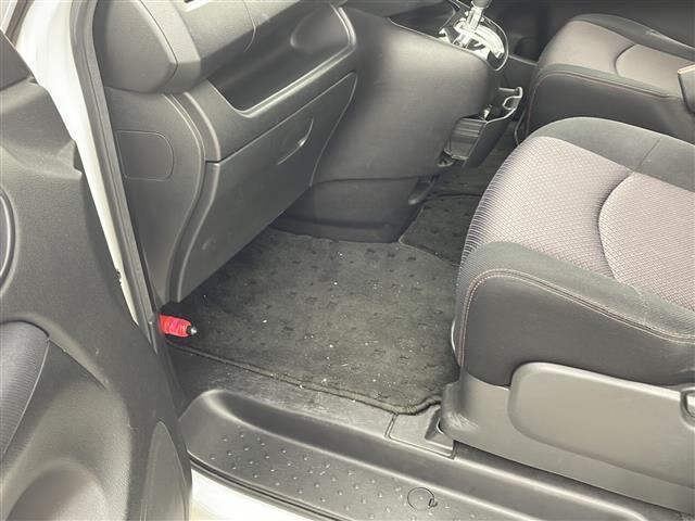 セレナ ハイウェイスター　Ｊパッケージ　純正ナビ　ＴＶ　バックカメラ　ビルトインＥＴＣ　両側パワースライドドア　クルーズコントロール　キセノンヘッドライト　オートライト　フォグランプ　デュアルエアコン　インテリジェントキー　プッシュスタート（12枚目）