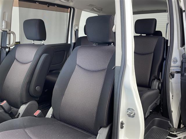 セレナ ハイウェイスター　Ｊパッケージ　純正ナビ　ＴＶ　バックカメラ　ビルトインＥＴＣ　両側パワースライドドア　クルーズコントロール　キセノンヘッドライト　オートライト　フォグランプ　デュアルエアコン　インテリジェントキー　プッシュスタート（13枚目）