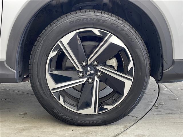 エクリプスクロスＰＨＥＶ Ｇ　社外ナビ・ＥＴＣ・前後ドラレコ・レーダークルーズコントロール・ＨＵＤ・車線逸脱警報・衝突軽減ブレーキ・ＬＥＤオートライト・オートハイビーム・ステアリングヒーター・純正１８インチアルミ・コーナーセンサー（8枚目）