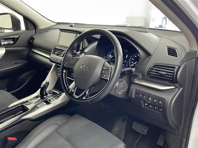 エクリプスクロスＰＨＥＶ Ｇ　社外ナビ・ＥＴＣ・前後ドラレコ・レーダークルーズコントロール・ＨＵＤ・車線逸脱警報・衝突軽減ブレーキ・ＬＥＤオートライト・オートハイビーム・ステアリングヒーター・純正１８インチアルミ・コーナーセンサー（10枚目）