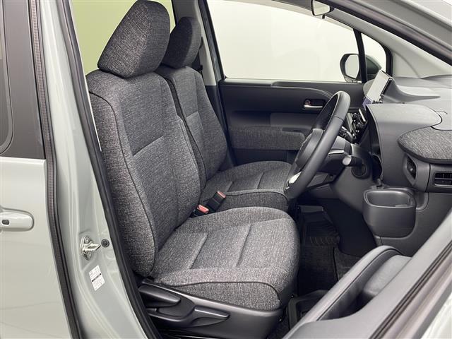 シエンタ Ｚ　・ワンオーナー・純正１０型ナビ・ＴＶ・ＢＴ・ＵＳＢ・Ｍｉｒａｃａｓｔ・バックカメラ・両側パワースライドドア・純正ビルトインＥＴＣ２．０・ステアリングヒーター・パーキングアシストブレーキ（8枚目）