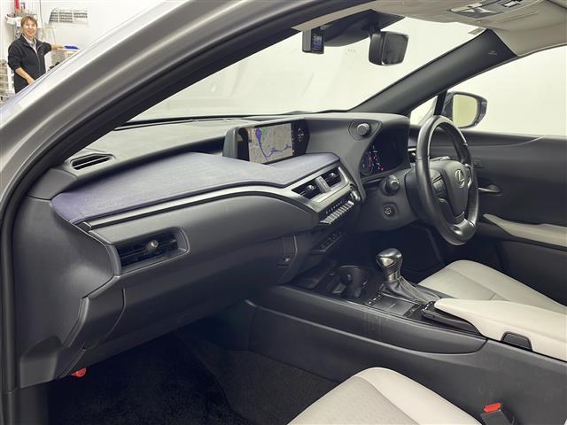 UX UX200 バージョンC 純正ナビ TV バックカメラ ETC ドライブレコーダー レーダークルーズコントロール プリクラッシュセーフティ レーンキープアシスト オートマチックハイビーム LEDヘッドライト シートヒーター(11枚目)