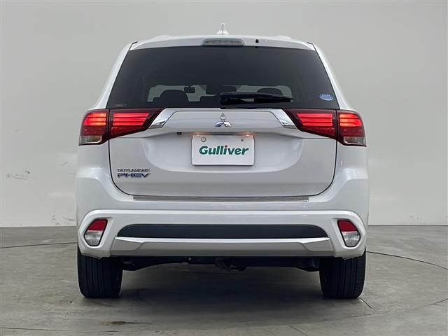 アウトランダーＰＨＥＶ Ｇナビパッケージ　純正ナビ　ＴＶ　全方位カメラ　ビルトインＥＴＣ　ハーフレザー　シートヒーター　レーダークルーズコントロール　衝突軽減ブレーキ　レーンキープアシスト　前後ドライブレコーダー　ＡＣ１００Ｖ　ＬＥＤライト（5枚目）