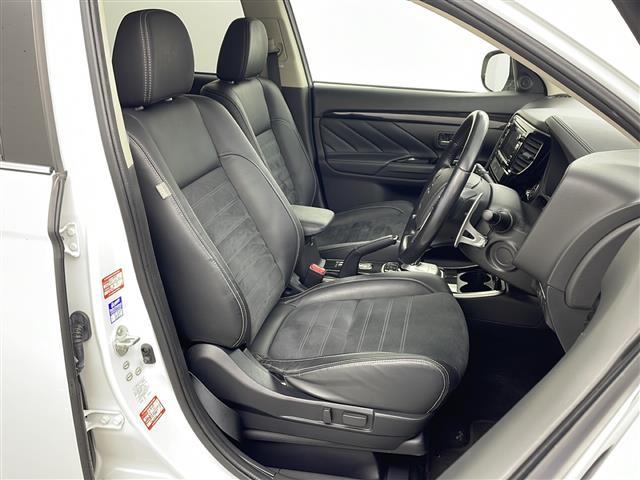 アウトランダーＰＨＥＶ Ｇナビパッケージ　純正ナビ　ＴＶ　全方位カメラ　ビルトインＥＴＣ　ハーフレザー　シートヒーター　レーダークルーズコントロール　衝突軽減ブレーキ　レーンキープアシスト　前後ドライブレコーダー　ＡＣ１００Ｖ　ＬＥＤライト（9枚目）