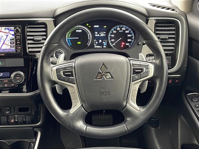 アウトランダーＰＨＥＶ Ｇナビパッケージ　純正ナビ　ＴＶ　全方位カメラ　ビルトインＥＴＣ　ハーフレザー　シートヒーター　レーダークルーズコントロール　衝突軽減ブレーキ　レーンキープアシスト　前後ドライブレコーダー　ＡＣ１００Ｖ　ＬＥＤライト（17枚目）