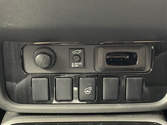 アウトランダーＰＨＥＶ Ｇナビパッケージ　純正ナビ　ＴＶ　全方位カメラ　ビルトインＥＴＣ　ハーフレザー　シートヒーター　レーダークルーズコントロール　衝突軽減ブレーキ　レーンキープアシスト　前後ドライブレコーダー　ＡＣ１００Ｖ　ＬＥＤライト（25枚目）