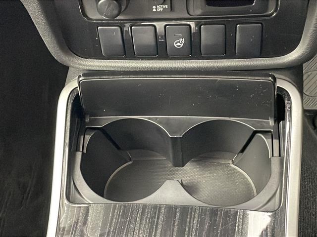 アウトランダーＰＨＥＶ Ｇナビパッケージ　純正ナビ　ＴＶ　全方位カメラ　ビルトインＥＴＣ　ハーフレザー　シートヒーター　レーダークルーズコントロール　衝突軽減ブレーキ　レーンキープアシスト　前後ドライブレコーダー　ＡＣ１００Ｖ　ＬＥＤライト（26枚目）