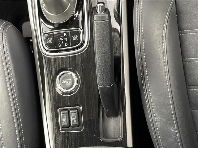 アウトランダーＰＨＥＶ Ｇナビパッケージ　純正ナビ　ＴＶ　全方位カメラ　ビルトインＥＴＣ　ハーフレザー　シートヒーター　レーダークルーズコントロール　衝突軽減ブレーキ　レーンキープアシスト　前後ドライブレコーダー　ＡＣ１００Ｖ　ＬＥＤライト（28枚目）