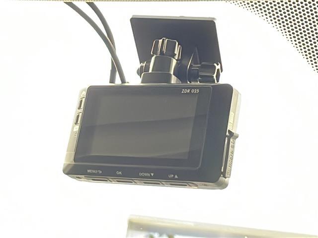 アウトランダーＰＨＥＶ Ｇナビパッケージ　純正ナビ　ＴＶ　全方位カメラ　ビルトインＥＴＣ　ハーフレザー　シートヒーター　レーダークルーズコントロール　衝突軽減ブレーキ　レーンキープアシスト　前後ドライブレコーダー　ＡＣ１００Ｖ　ＬＥＤライト（32枚目）