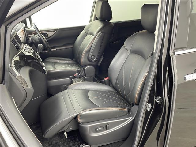 エルグランド ２５０ハイウェイスタープレミアム　純正ナビ　全方位カメラ　フリップダウンモニター　クルコン　　コーナーセンサー　革シート　両側パワスラ　前席パワーシート　シートヒーター　ＬＥＤライト　社外アルミホイールタイヤ　ビルトインＥＴＣ（14枚目）