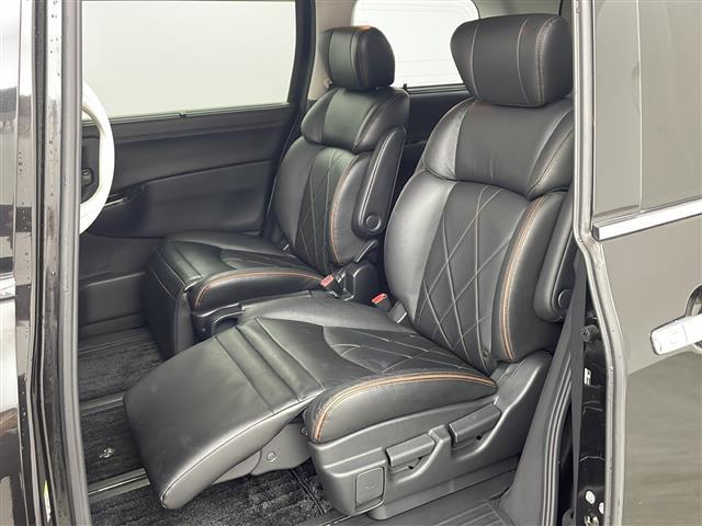 エルグランド ２５０ハイウェイスタープレミアム　純正ナビ　全方位カメラ　フリップダウンモニター　クルコン　　コーナーセンサー　革シート　両側パワスラ　前席パワーシート　シートヒーター　ＬＥＤライト　社外アルミホイールタイヤ　ビルトインＥＴＣ（16枚目）