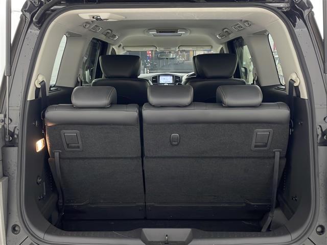 エルグランド ２５０ハイウェイスタープレミアム　純正ナビ　全方位カメラ　フリップダウンモニター　クルコン　　コーナーセンサー　革シート　両側パワスラ　前席パワーシート　シートヒーター　ＬＥＤライト　社外アルミホイールタイヤ　ビルトインＥＴＣ（18枚目）