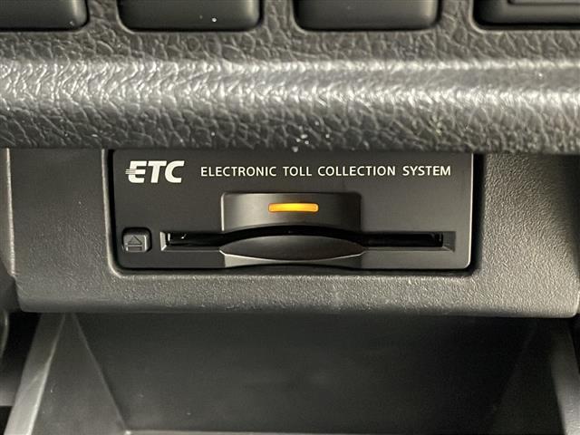 エルグランド ２５０ハイウェイスタープレミアム　純正ナビ　全方位カメラ　フリップダウンモニター　クルコン　　コーナーセンサー　革シート　両側パワスラ　前席パワーシート　シートヒーター　ＬＥＤライト　社外アルミホイールタイヤ　ビルトインＥＴＣ（33枚目）