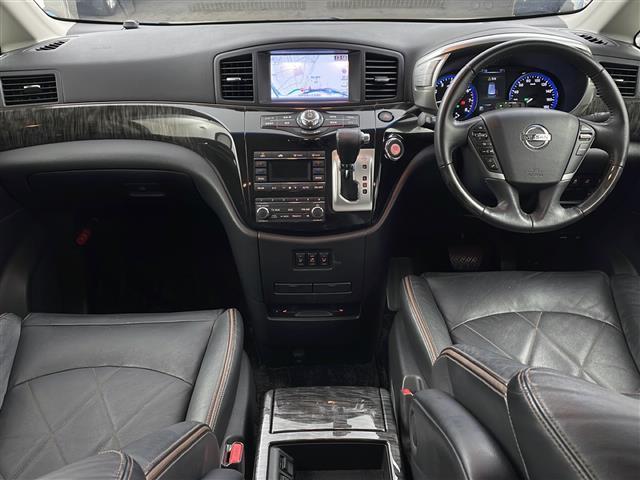 エルグランド ２５０ハイウェイスタープレミアム　純正ナビ　全方位カメラ　フリップダウンモニター　クルコン　　コーナーセンサー　革シート　両側パワスラ　前席パワーシート　シートヒーター　ＬＥＤライト　社外アルミホイールタイヤ　ビルトインＥＴＣ（42枚目）