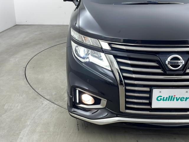 エルグランド ２５０ハイウェイスタープレミアム　純正ナビ　全方位カメラ　フリップダウンモニター　クルコン　　コーナーセンサー　革シート　両側パワスラ　前席パワーシート　シートヒーター　ＬＥＤライト　社外アルミホイールタイヤ　ビルトインＥＴＣ（44枚目）