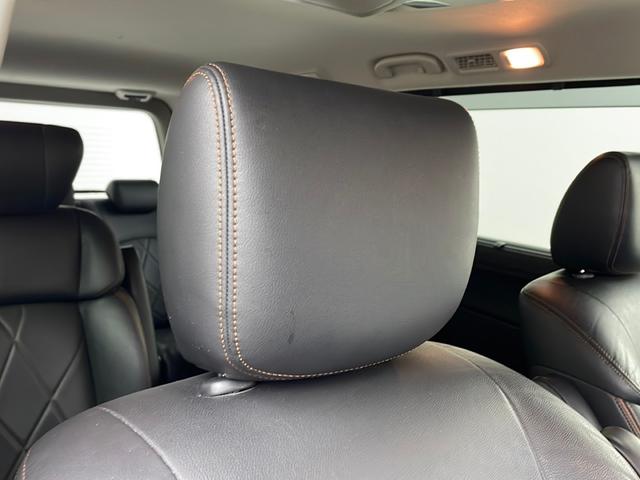 エルグランド ２５０ハイウェイスタープレミアム　純正ナビ　全方位カメラ　フリップダウンモニター　クルコン　　コーナーセンサー　革シート　両側パワスラ　前席パワーシート　シートヒーター　ＬＥＤライト　社外アルミホイールタイヤ　ビルトインＥＴＣ（57枚目）