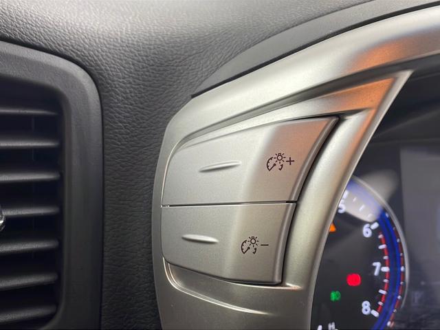 エルグランド ２５０ハイウェイスタープレミアム　純正ナビ　全方位カメラ　フリップダウンモニター　クルコン　　コーナーセンサー　革シート　両側パワスラ　前席パワーシート　シートヒーター　ＬＥＤライト　社外アルミホイールタイヤ　ビルトインＥＴＣ（65枚目）