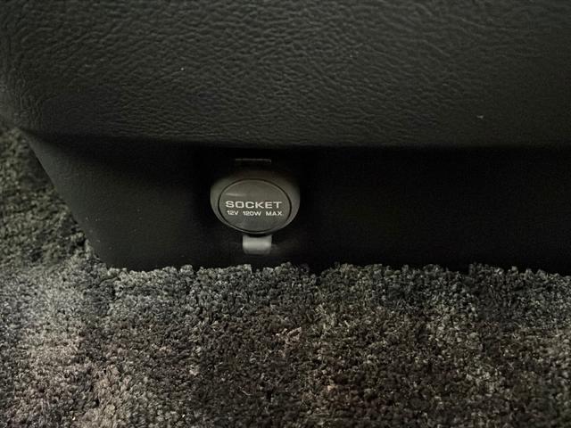 エルグランド ２５０ハイウェイスタープレミアム　純正ナビ　全方位カメラ　フリップダウンモニター　クルコン　　コーナーセンサー　革シート　両側パワスラ　前席パワーシート　シートヒーター　ＬＥＤライト　社外アルミホイールタイヤ　ビルトインＥＴＣ（68枚目）