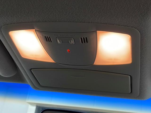 エルグランド ２５０ハイウェイスタープレミアム　純正ナビ　全方位カメラ　フリップダウンモニター　クルコン　　コーナーセンサー　革シート　両側パワスラ　前席パワーシート　シートヒーター　ＬＥＤライト　社外アルミホイールタイヤ　ビルトインＥＴＣ（72枚目）