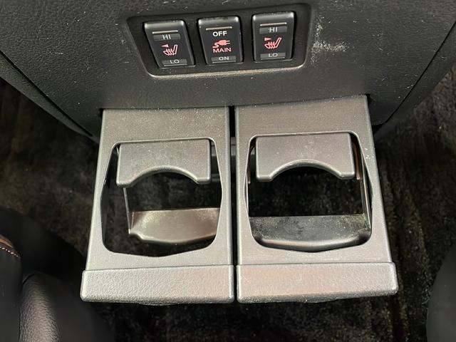 エルグランド ２５０ハイウェイスタープレミアム　純正ナビ　全方位カメラ　フリップダウンモニター　クルコン　　コーナーセンサー　革シート　両側パワスラ　前席パワーシート　シートヒーター　ＬＥＤライト　社外アルミホイールタイヤ　ビルトインＥＴＣ（77枚目）