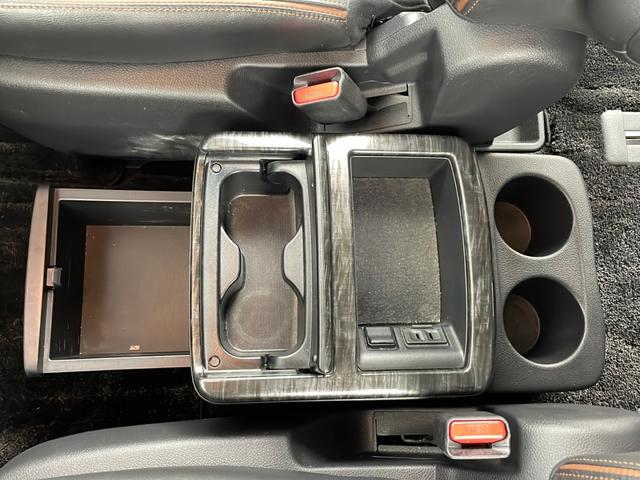 エルグランド ２５０ハイウェイスタープレミアム　純正ナビ　全方位カメラ　フリップダウンモニター　クルコン　　コーナーセンサー　革シート　両側パワスラ　前席パワーシート　シートヒーター　ＬＥＤライト　社外アルミホイールタイヤ　ビルトインＥＴＣ（79枚目）